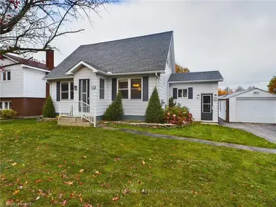 464 WATERLOO Street, Saugeen Shores, ON N0H 2C1
