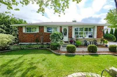 209 PENETANGORE Row, Kincardine, ON N2Z 2P6