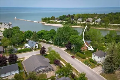 160 CLARENDON Street, Saugeen Shores, ON N0H 2L0