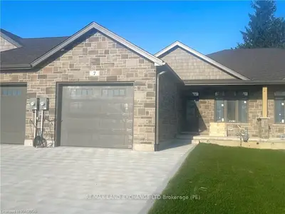 7 NYAH Court, Kincardine, ON N0G 2T0