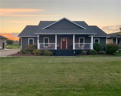 810 Napier Street, Huron-kinloss, On N0g 2h0