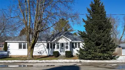 242 WILLIAM ST Street, South Bruce Peninsula, ON N0H 2T0