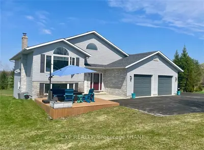61 QUEEN Street W, Brockton, ON N0G 1S0