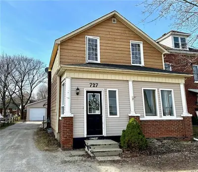 727 10TH Street E, Owen Sound, ON N4K 1T2