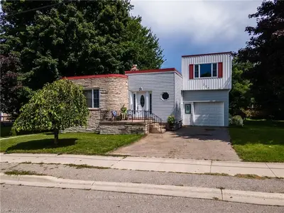 320 GIBSON Street, Brockton, ON N0G 2V0