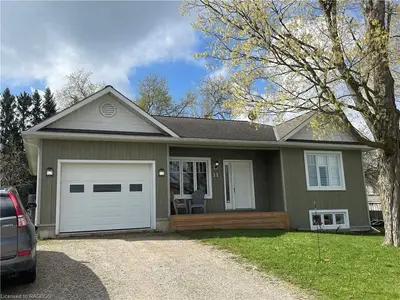 11 ORANGE Street, Brockton, ON N0G 2V0