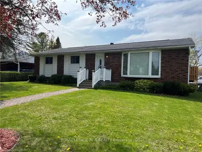2780 3RD Avenue W, Owen Sound, ON N4K 4T2