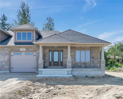 526 NEWFOUNDLAND Street, Wellington North, ON N0G 2L2