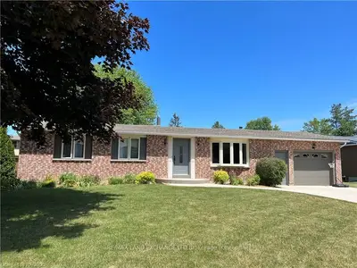 433 HIGHLAND Drive, Kincardine, ON N2Z 1X4