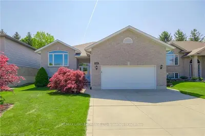 789 REYNOLDS Drive, Kincardine, ON N2Z 3A5