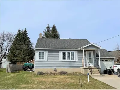 7 LEE Street, Brockton, ON N0G 2V0
