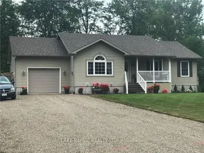 817 Woodhaven Road, Huron-kinloss, On N2z 2x3