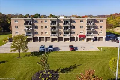 125 William Street N 406, Brockton, ON N0G 2V0