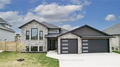 4 LAKEFIELD Drive, Kincardine, ON N2Z 0E1