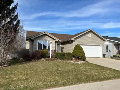 471 PEIRSON Avenue W, Saugeen Shores, ON N0H 2C1