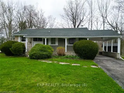 243 6TH Avenue E, Owen Sound, ON N4K 2T5