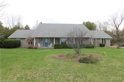 30 AIRPORT Road, Brockton, ON N0G 2V0