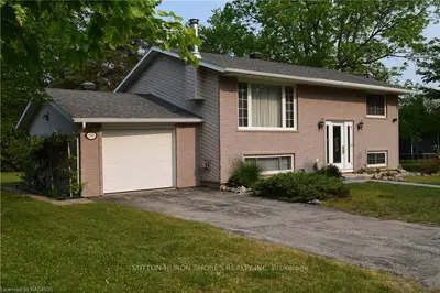 888 BRICKER Street, Saugeen Shores, ON N0H 2C3