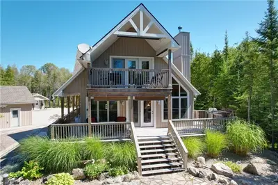 68 LAKEWOOD COUNTRY Lane, Northern Bruce Peninsula, ON N0H 1W0