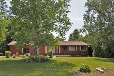 6 CLIFFORD Place, South Bruce Peninsula, ON N0H 2T0