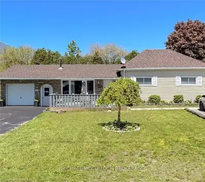 220 SPENCE Street, Saugeen Shores, ON N0H 2L0