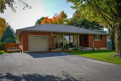 67 Cambrai Road, Grey Highlands, On N0c 1h0