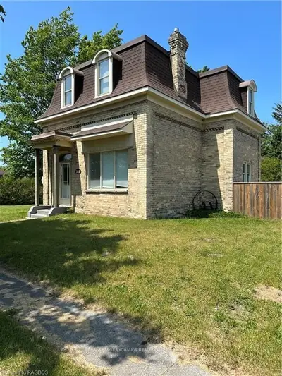 346 Queen Street, Kincardine, ON N2Z 2R5