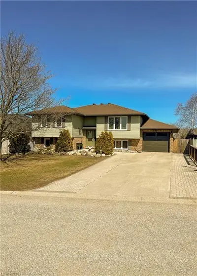 875 EASTWOOD Drive, Saugeen Shores, ON N0H 2C4