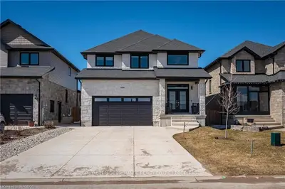 1006 HIGHLAND Street, Saugeen Shores, ON N0H 2C2