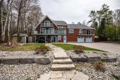 110 MIRAMICHI BAY Road, Saugeen Shores, ON N0H 2C6