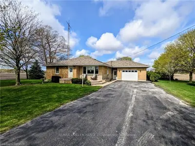 293 BRUCE RD 7 Road, Huron-Kinloss, ON N0G 2R0