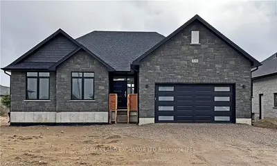 370 MCLEAN Crescent, Saugeen Shores, ON N0H 2C6