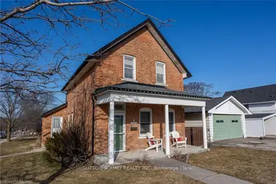 702 9TH Avenue E, Owen Sound, ON N4K 3E5