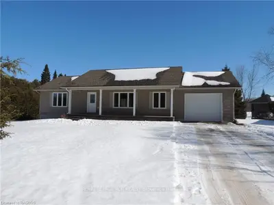 123 DOUGLAS Street, Chatsworth, ON N0H 2V0