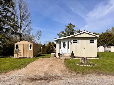 13 BLUE JAY Court, Brockton, ON N0G 2V0