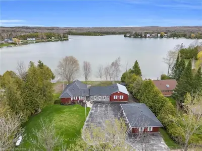 151 LAKEVIEW Road, Chatsworth, ON N0H 1G0
