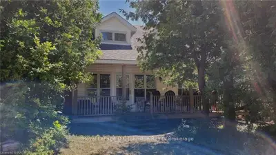 2 BEACH Road, Saugeen Shores, ON N0H 2L0
