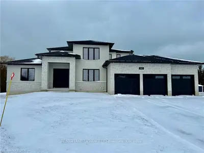 945 BOGDANOVIC Way, Huron-Kinloss, ON N2Z 0H4