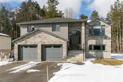 516 ELIZABETH Street, South Bruce Peninsula, ON N0H 1P0