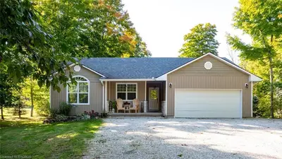 2 DAVIES Drive, South Bruce Peninsula, ON N0H 2G0