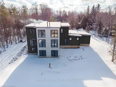 225 Canrobert Street, Grey Highlands, On N0g 1h0