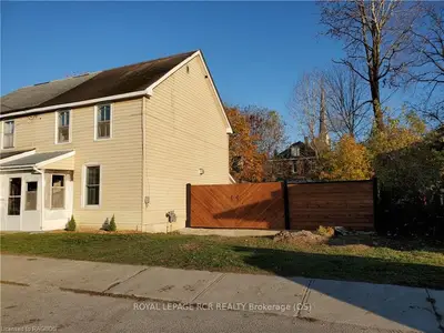 1073 3RD A Avenue, Owen Sound, ON N4K 2M7