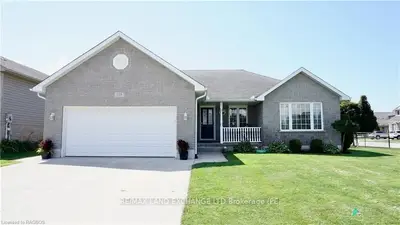 758 BRIARWOOD Drive, Saugeen Shores, ON N0H 2C4