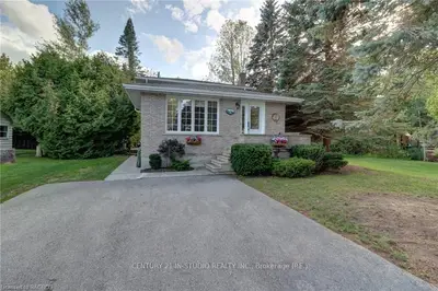 25 Ottawa Avenue, Saugeen Shores, On N0h 2l0