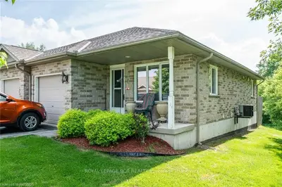 302 PARK Street W 8, West Grey, ON N0G 1R0