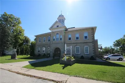 239 William Street, South Bruce Peninsula, On N0h 2t0
