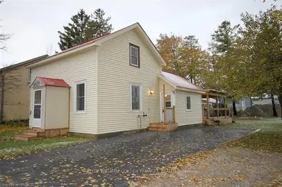 15 Queen Street S, Brockton, On N0g 2v0