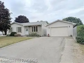 927 Andrew Malcolm Drive, Kincardine, On N2z 1n4