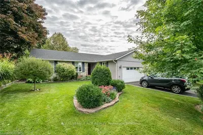 213 COLLEGE Street, West Grey, ON N0G 1R0
