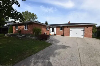365 Parkwood Drive, Saugeen Shores, On N0h 2c2